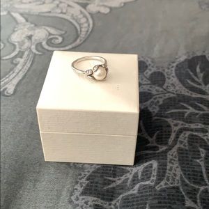 Luminous White Pearl ring